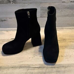 Dolce Vida, black suede platform boots size 6